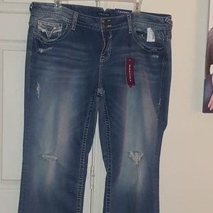BNWT VIGOSS PLUSSIZE JEANS SIZE 24